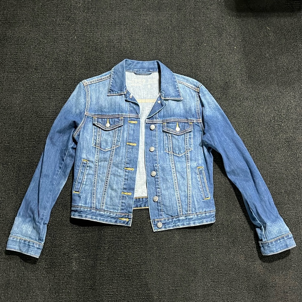 Gap Denim Jean Jacket size Small